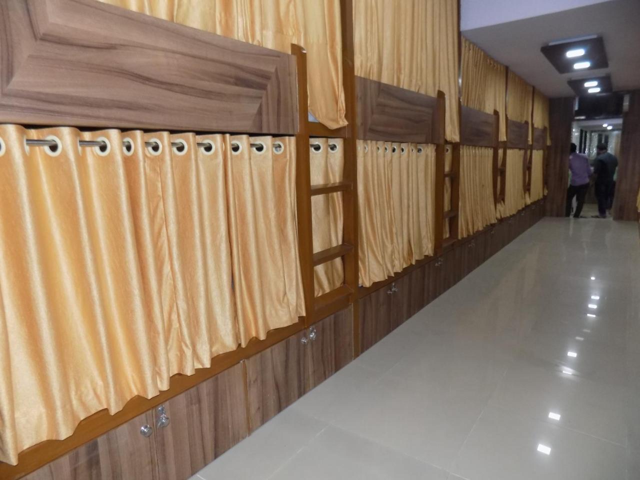 Metro Inn Dormitory Mumbai Bagian luar foto