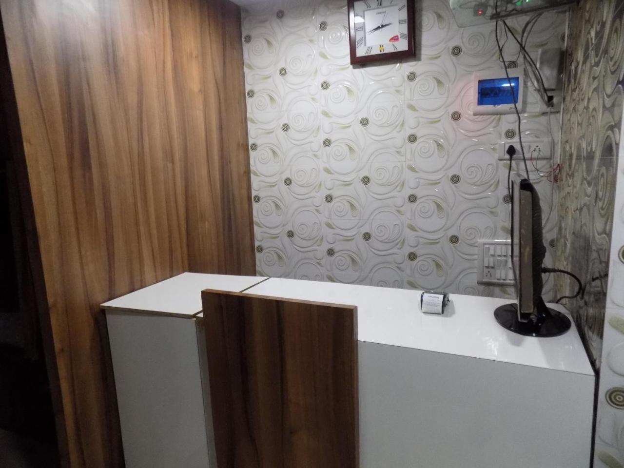 Metro Inn Dormitory Mumbai Bagian luar foto