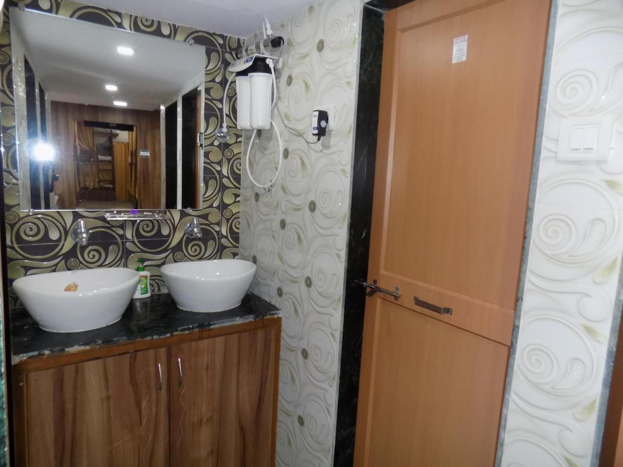 Metro Inn Dormitory Mumbai Bagian luar foto