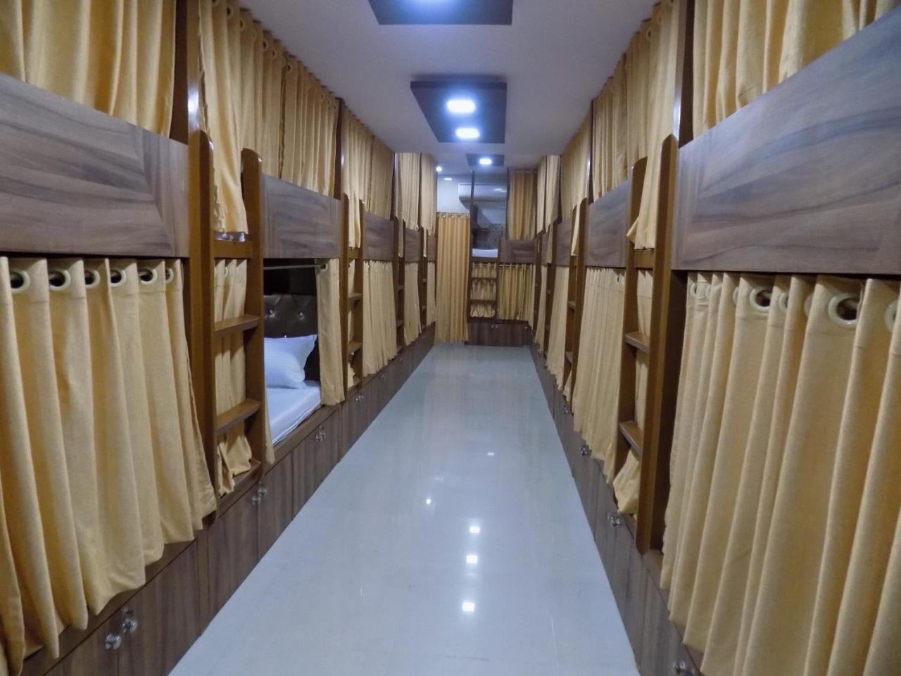 Metro Inn Dormitory Mumbai Bagian luar foto
