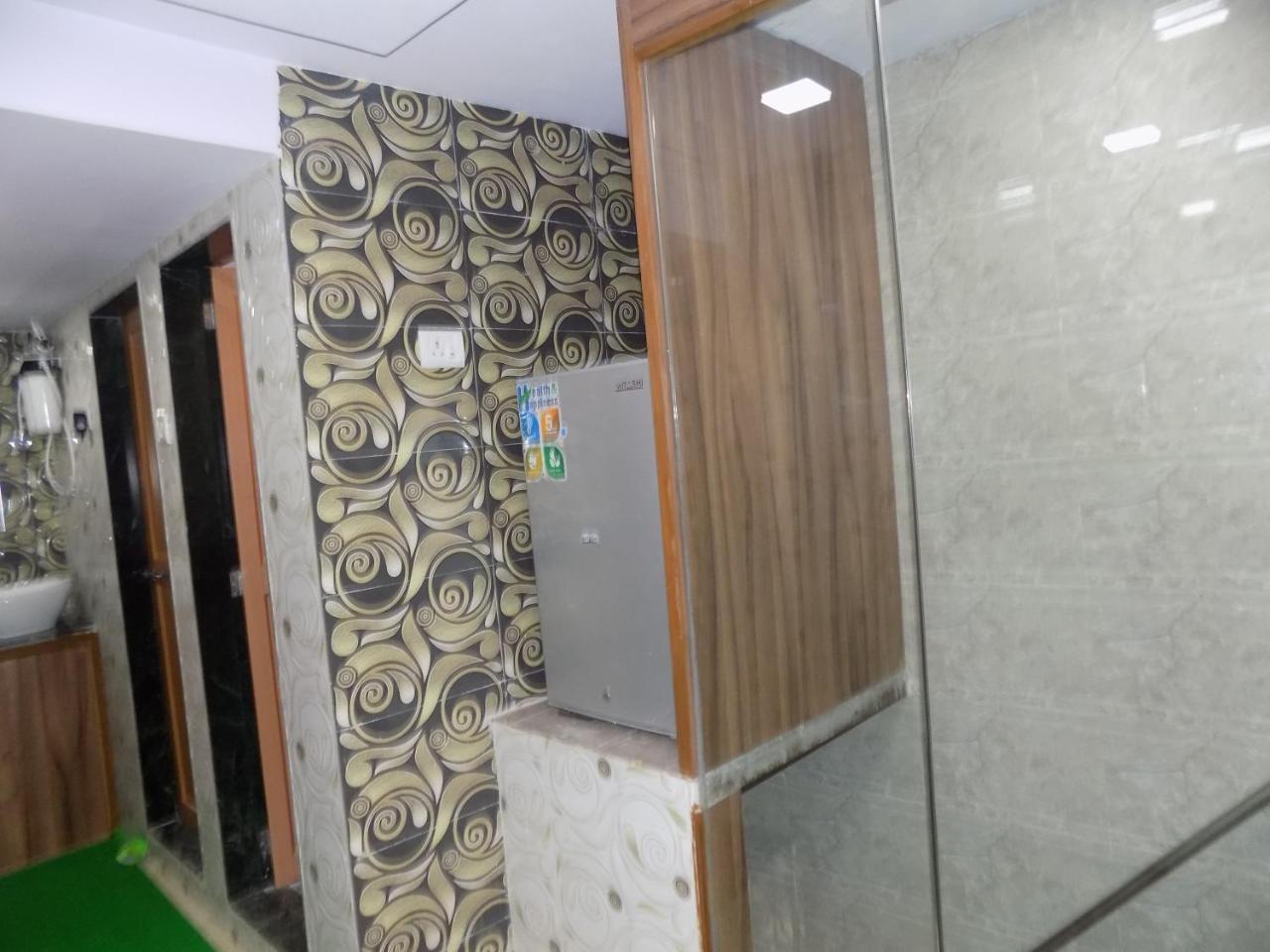 Metro Inn Dormitory Mumbai Bagian luar foto